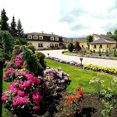 Penzion Lucs Heľpa Extérieur photo