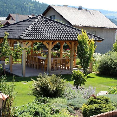 Penzion Lucs Heľpa Extérieur photo