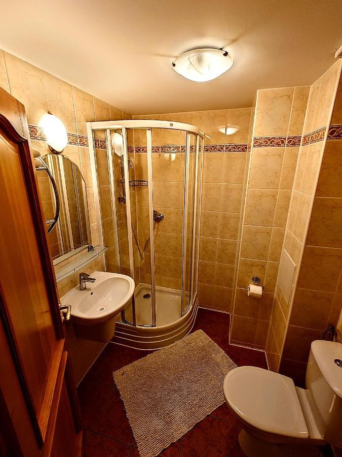 Penzion Lucs Heľpa Extérieur photo
